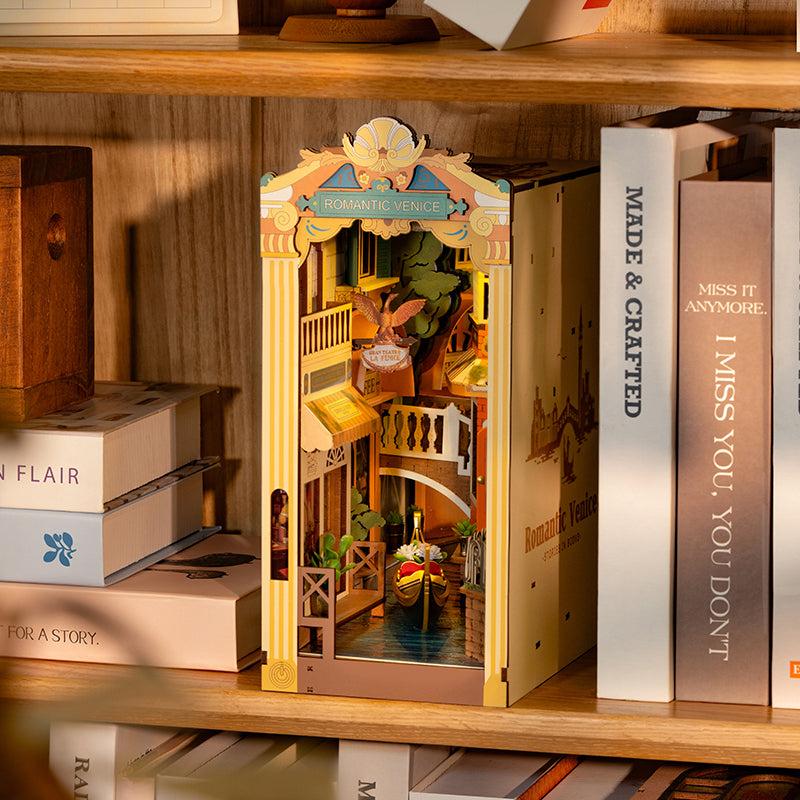 ROBOTIME Rolife 3D puzzle Romantic Venice DIY Book Nook Kit TGB08