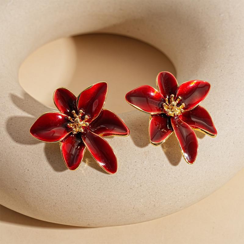 Vintage Red Dripping Oil Flower Stud Earrings for Women Fashion Metal Six Petal Flower Earrings Luxury Casual Party Jewelry Gift