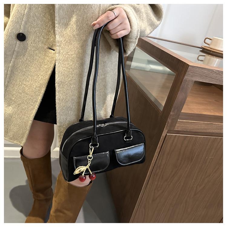 Retro Faux Suede Shoulder Bag for Women 2026 New Commuter Crossbody Purse Fashionable Handheld Underarm Bag CLE