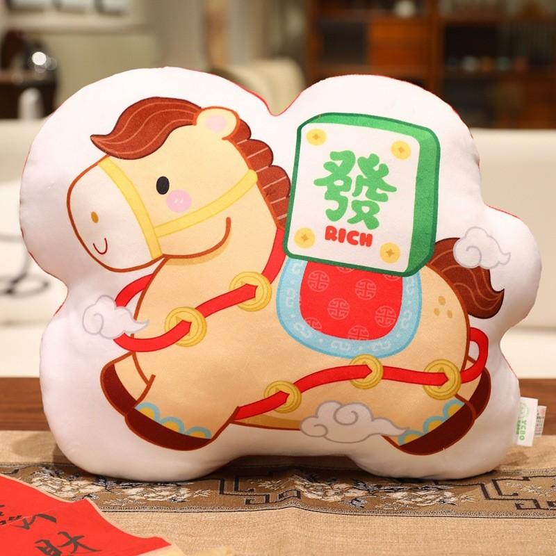 Chinesisches Tierkreiszeichen Jahr des Pferdes Plüschkissen mit Glücksgeld-Design für Geschenk und Dekoration