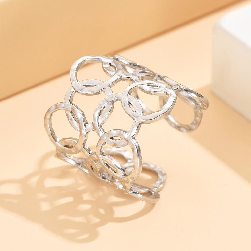 Retro Geometric Hollow Round Stainless Steel Ring for Women - 18K Gold-Plated Titanium Steel Accessory