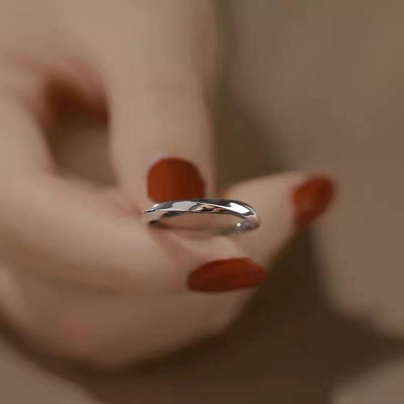 Inel Stea cu Cinci Colțuri pentru Femei - Lux Lejer, Design Coreean High-End, Bandă Argintie pentru Degetul Arătător, Perfect pentru Studente.