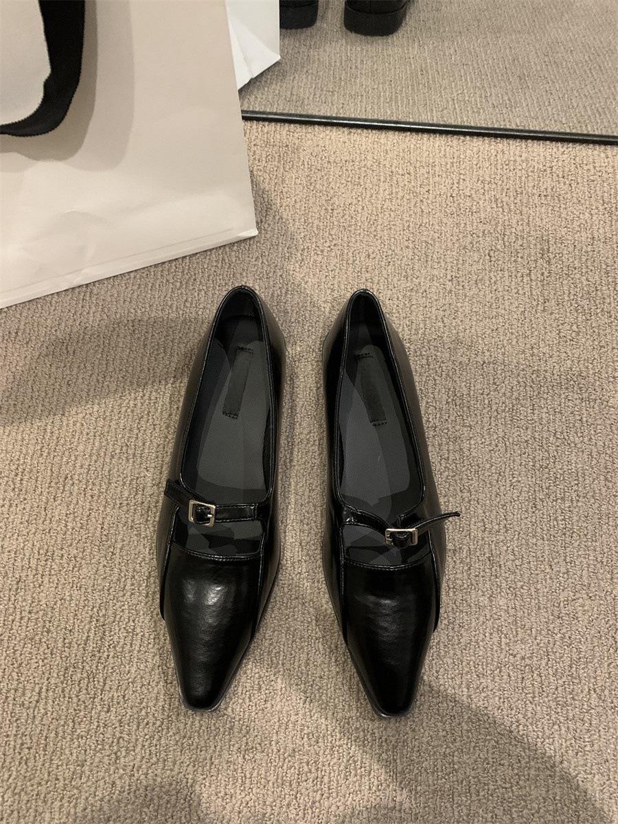 

Brown pointed single shoes women s shoes spring and autumn 2025 new commuting versatile light mouth one-pedal soft flat-soled ladyshoes 39 чёрный