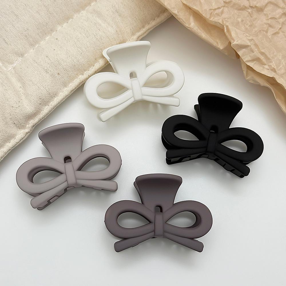 

Заколка-краб для волос Молочный Кофе Маленький Бантик - 5 см Аксессуар для волос для хвостиков и высоких причесок Black