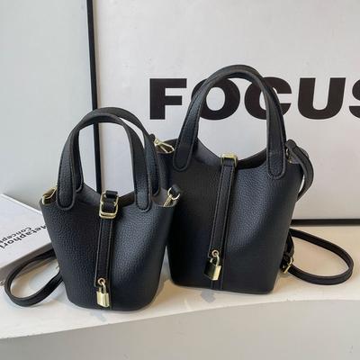 This Year's Popular High-end Fashion Handbag Women's 2025 Korean Version of the New Simple Casual Bucket Messenger Bag Women