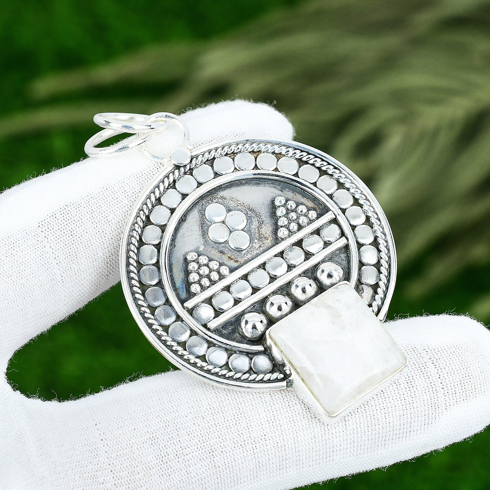 

Memorial Day Sale Rainbow Moonstone Gemstone Elegant New Pendant Sterling Silver