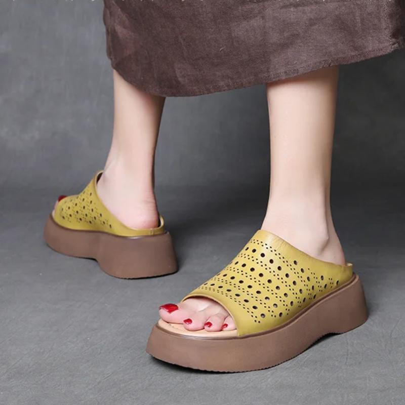 Johnature Pantoufles d'extérieur pour femmes en cuir véritable à bout ouvert et semelles épaisses, sandales compensées ajourées et respirantes de style vintage