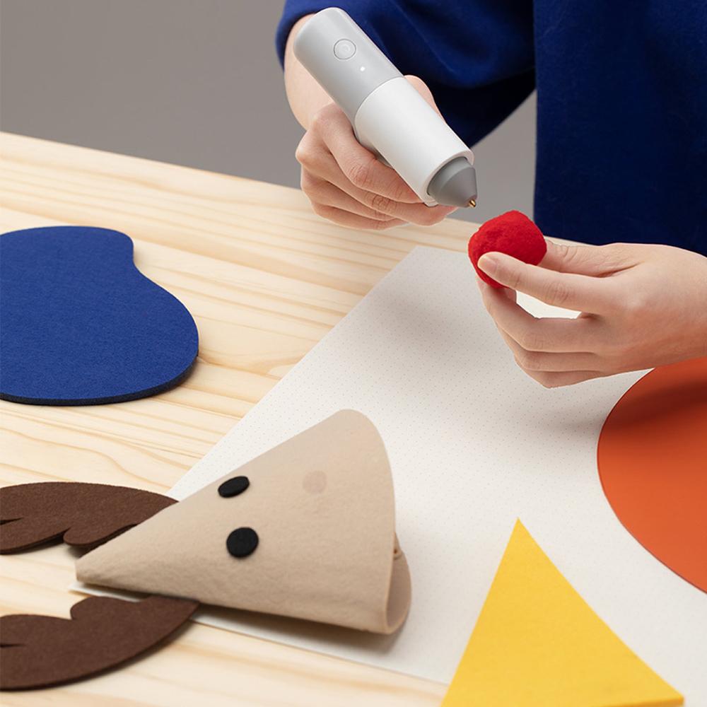 

XIAOMIYOUPIN HOTO QWRJQ001 Electric Glue Gun Intelligent Temp Control USB Rechargeable Handheld Glue Gun with 10 Glue Sticks for Home Repair DIY Craft Type A