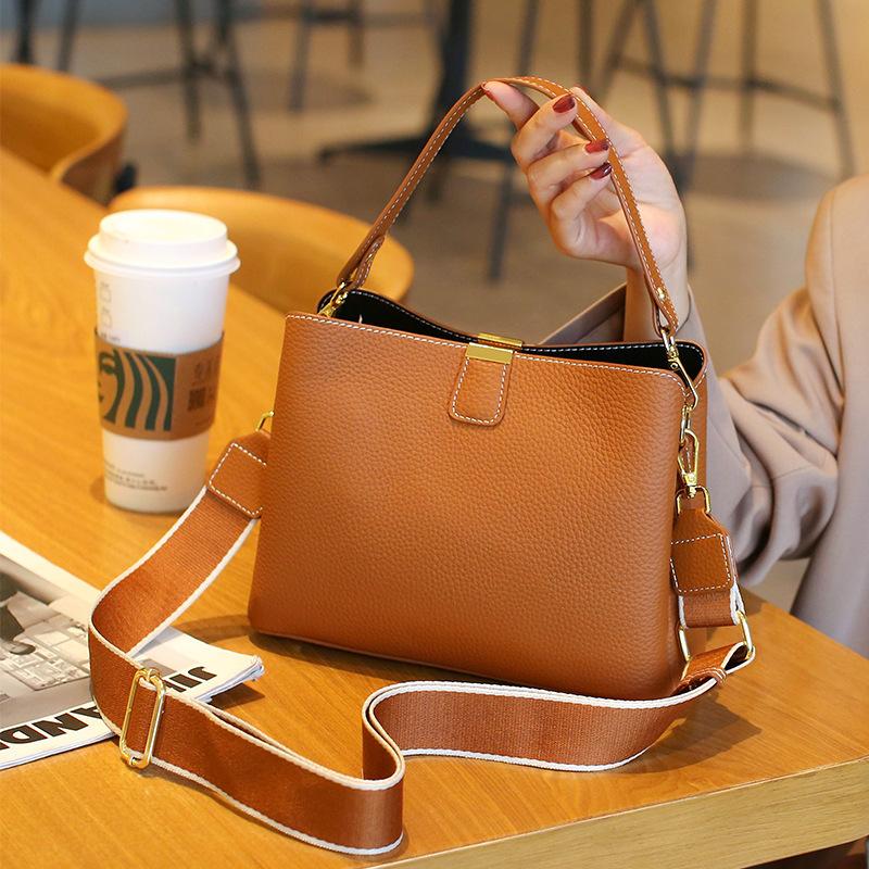 Luxury Genuine Leather Women's Bucket Bag 2026 Fashi Female Shoulder Bag Phe Makeup Handbag Commuter Crossbody Bag Daily