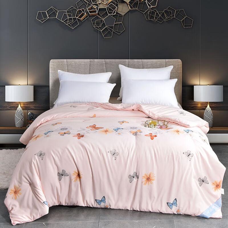 

Deze Romantic Floral Silk Quilt