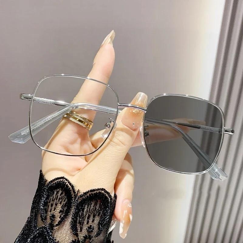 Large Frame Metal Near Sight Glasses New Photochromic Square Myopia Glasses High-end Anti Blue Light Color Changing Glasses