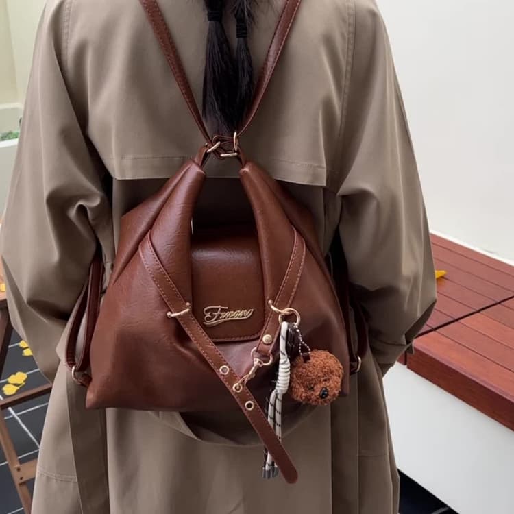 Portable casual handbag for short trips with one shoulder