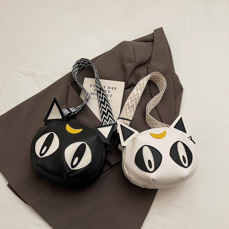 Cute small bag 2025 new Japanese cartoon girl versatile shoulder bag casual wide shoulder strap crossbody small round bag