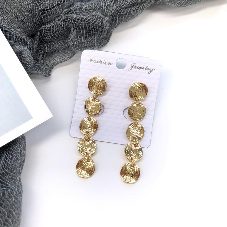 Retro stil personlighet överdrivna metallnitar örhängen enkla geometriska barockstil hoppande örhängen mode öron smycken