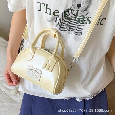 Super Hot Small Bag Women's Retro 2025 New Fashion Crossbody Bag Korean Version of Versatile Niche Handheld Pillow Bag