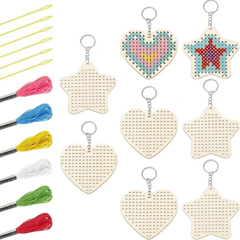 8 pezzi/set Portachiavi a Forma di Cuore in Legno Punto Croce Set da Ricamo Mini Macchina da Cucire Fai da Te Portachiavi per Principianti Piccolo Punto Croce Cucito