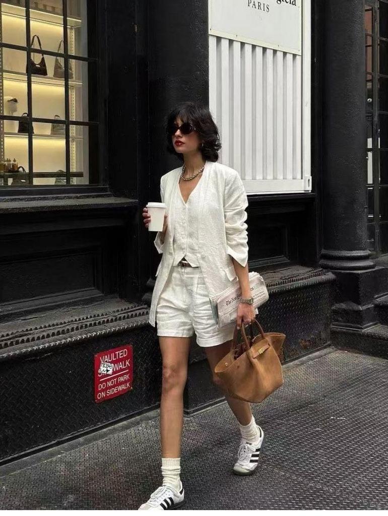 DEMELLIER Wing Suede Tote – Large Capacity, Versatile Women's Commuter Bag