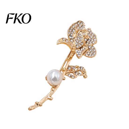 Women Flower Accessory Faux Pearl Rhinestone Rose Brooch, Retro Lapel Pin Clip, Alloy Brooch Sweater Cardigan Coat Suit Scarf Decor, Jewelry золотистый