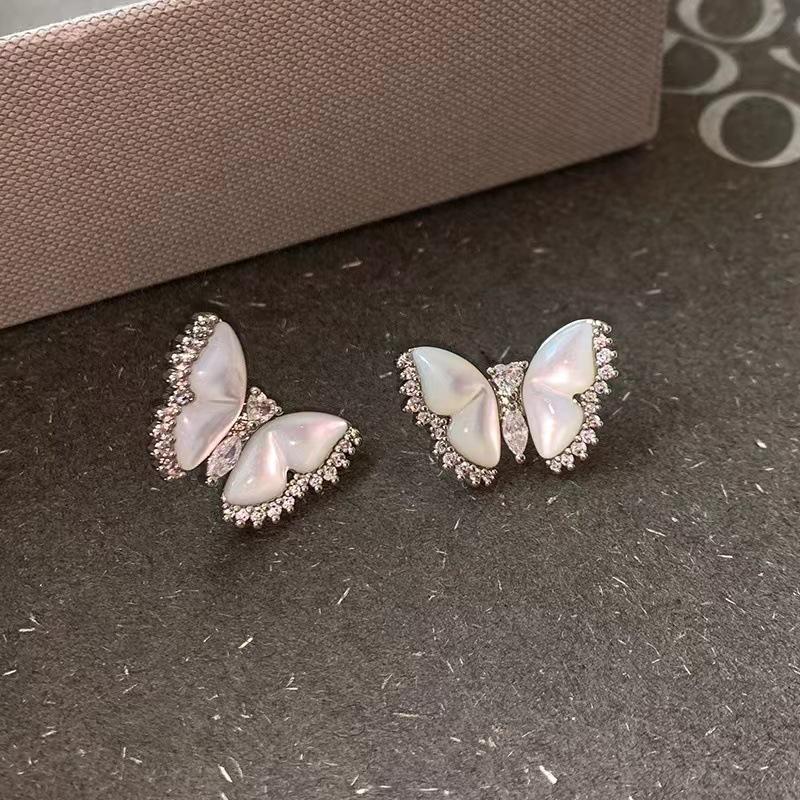2024 Diamond-Studded Butterfly Pearl Stud Earrings & Sweater Chain for Women