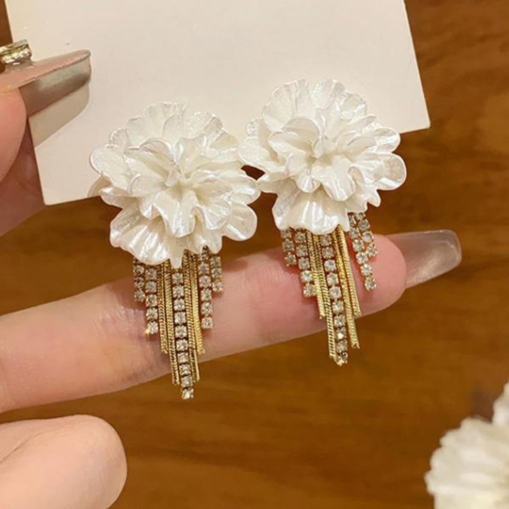 Women's White Flower Tassel Cubic Zirconia Earrings [Silver Needle]
