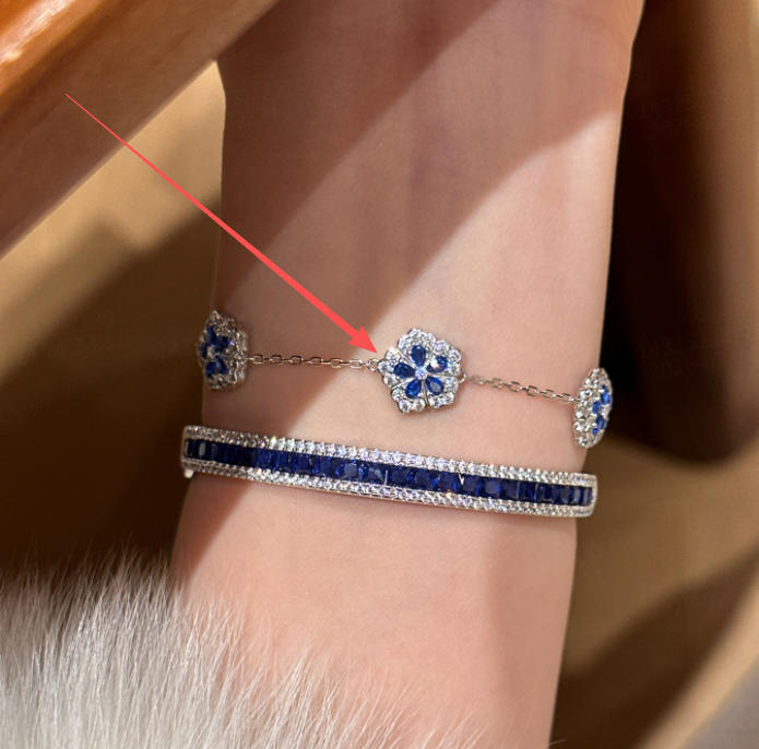 Hot Selling Retro Blue Flash Diamond Bracelet Fashionable Exquisite High-end Versatile Light Luxury Hand Accessories for Women синий
