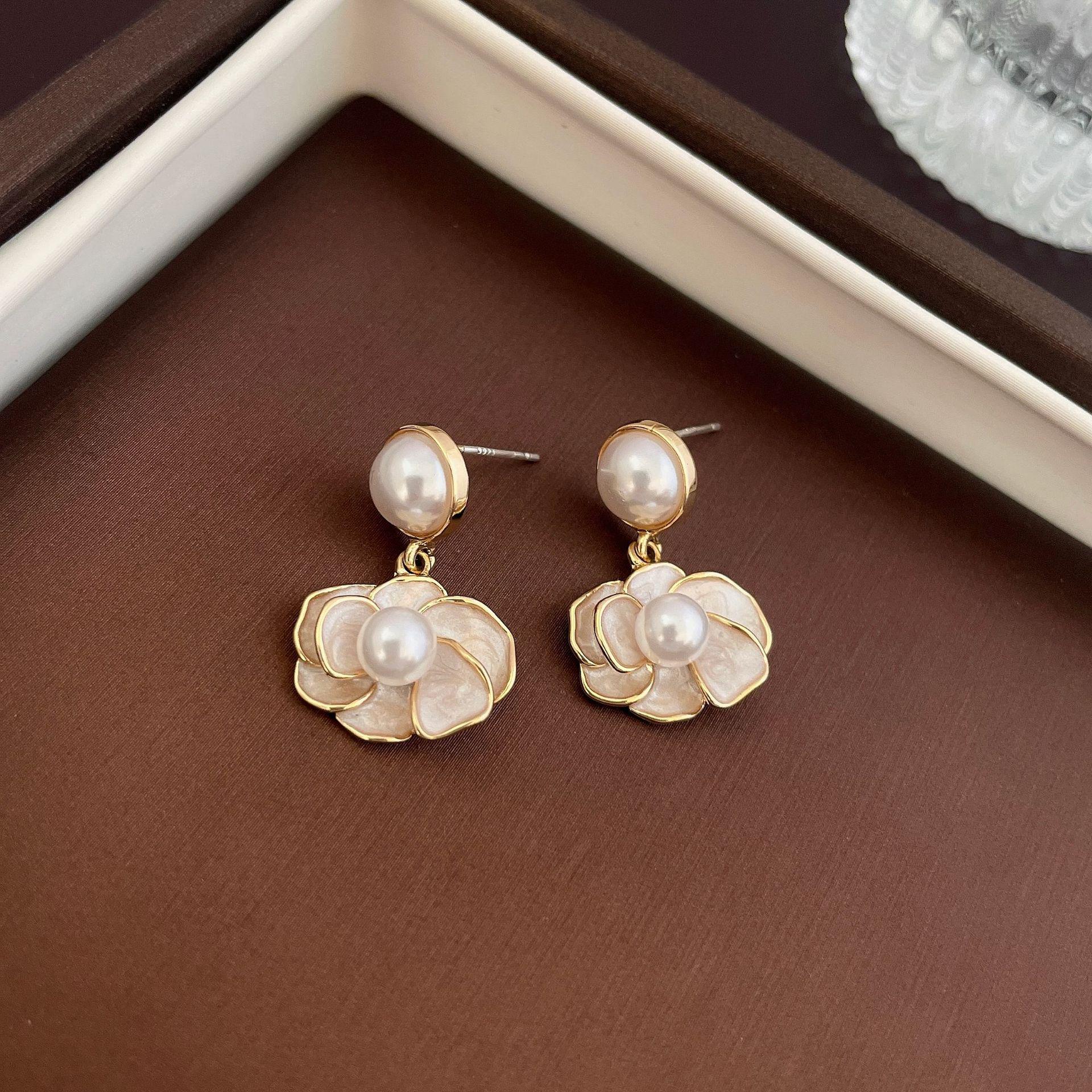 

Серьги-пусеты Жемчуг и Сердце-бабочка - Французская мода Женские украшения