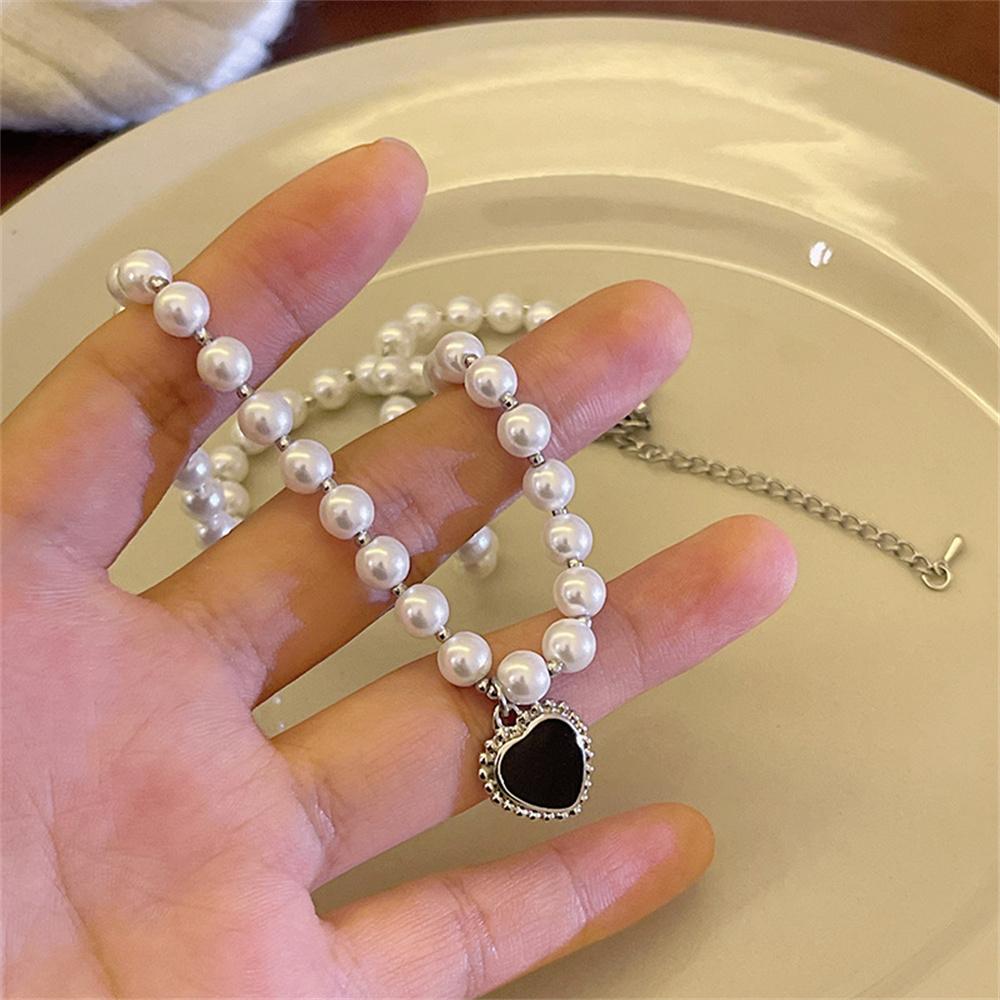 French Retro Imitation Pearl Chain Choker Trendy Black Acrylic Love Pendant Necklace Elegant Fashion Accessories Women's Jewelry