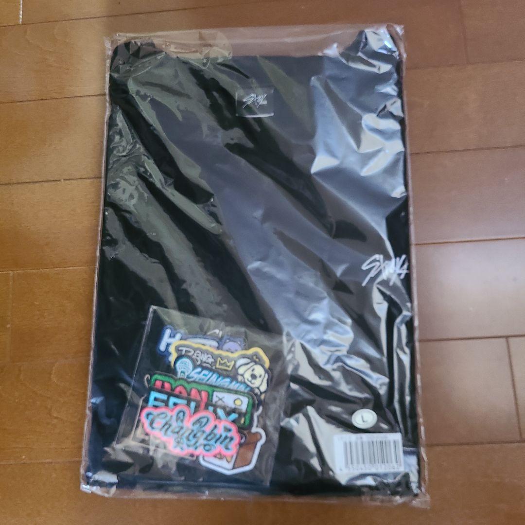 

[Б/У] Футболка Stray Kids FC Limited Edition, размер L, с нашивкой