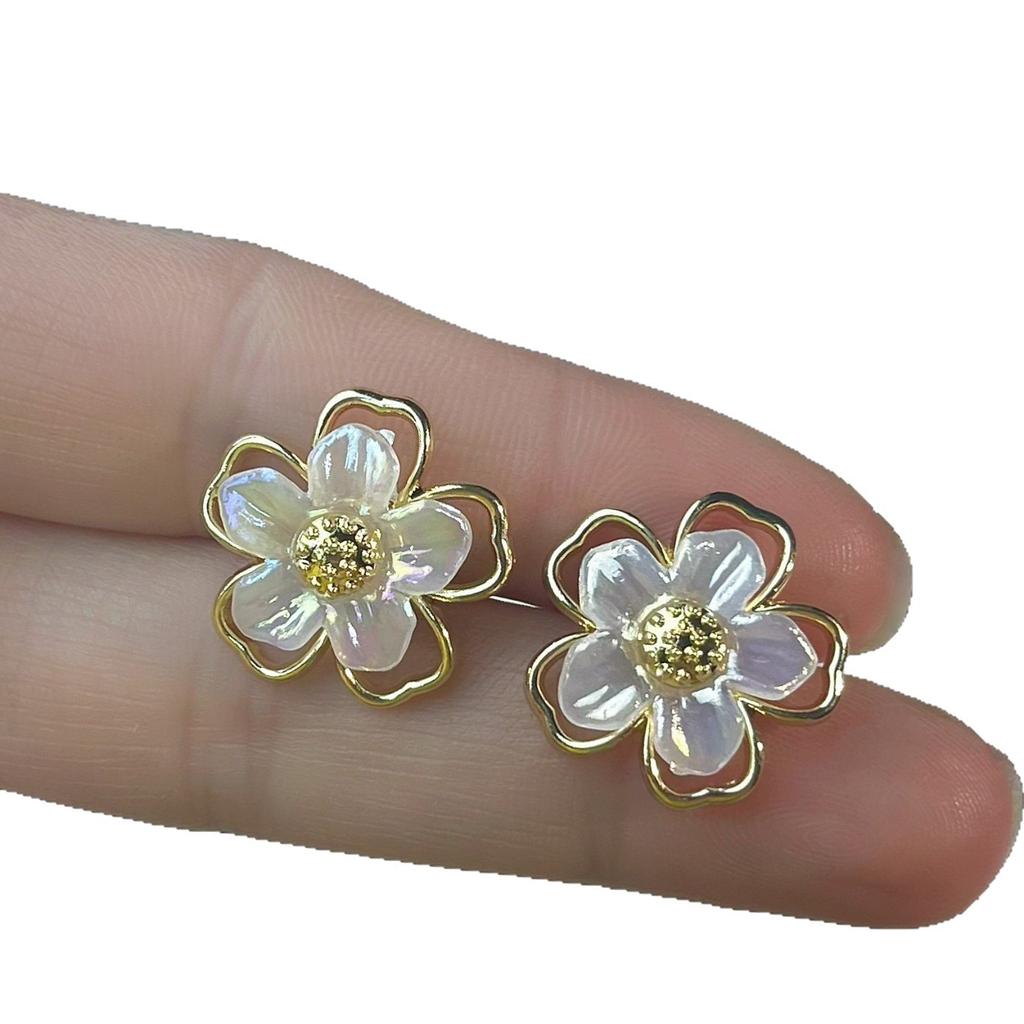 Light Luxury Flowers, High-end Sense, Simple Commuter Jewelry, Stall, Versatile Stud Earrings, Exquisite Temperament