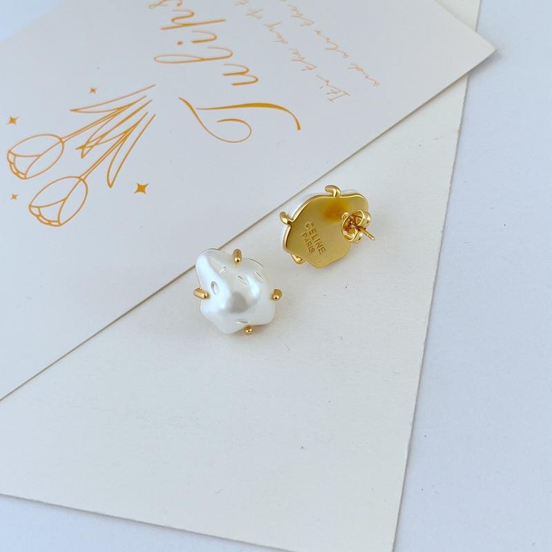 Meier New Luxury-inspired Stud Earrings: Elegant, Minimalist, Niche Design with Vintage Irregular Pearl Accents