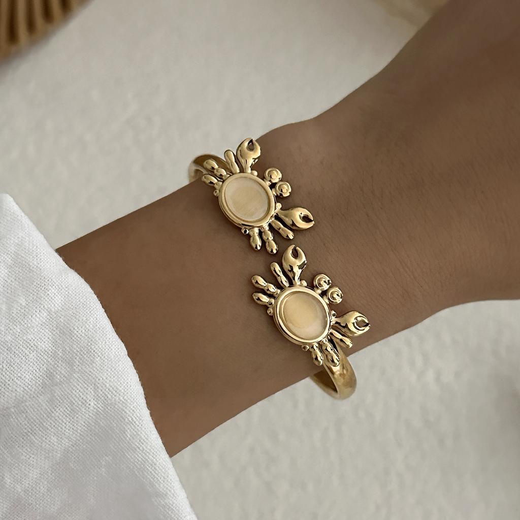 Vintage Stainless Steel Ocean Series Bangle for Women Gold Color Shell Starfish Conch Turtle Bracelet Boho Beach Party Jewelry