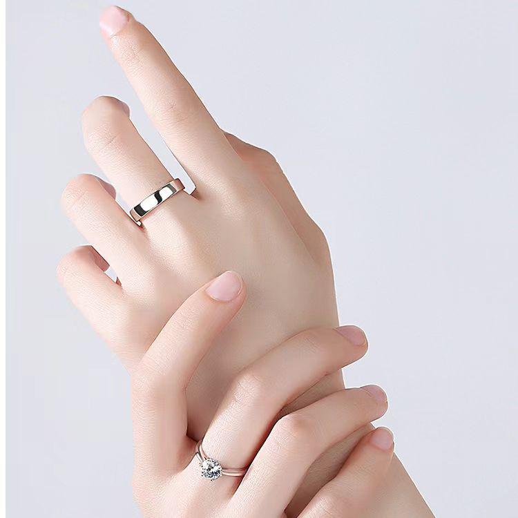 Verstellbare Diamant-Paarringe mit einem Karat für den Qixi-Fest-Heiratsantrag oder die Hochzeitszeremonie. beige