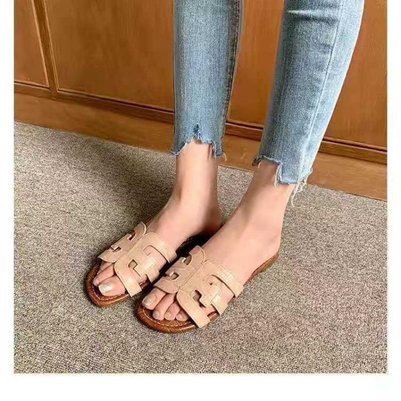 

~ New flat-bottomed h slippers are thin and wear beach women s summer travel and vacation one-word sandals 40