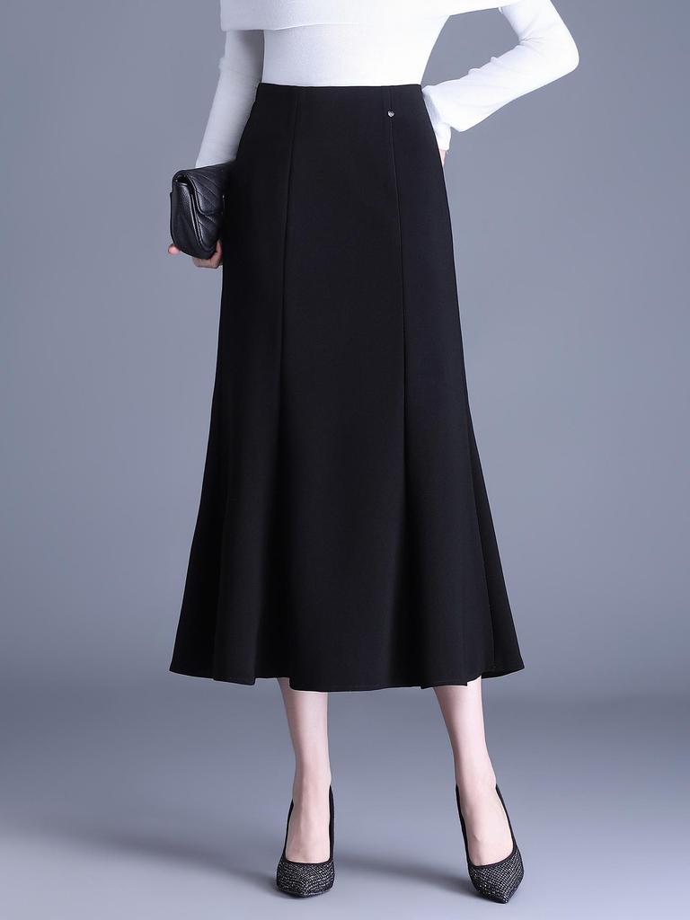 Drapey Fishtail High-Waisted Black Skirt - Slimming, Hip-Hugging, Elegant (2026 Spring)