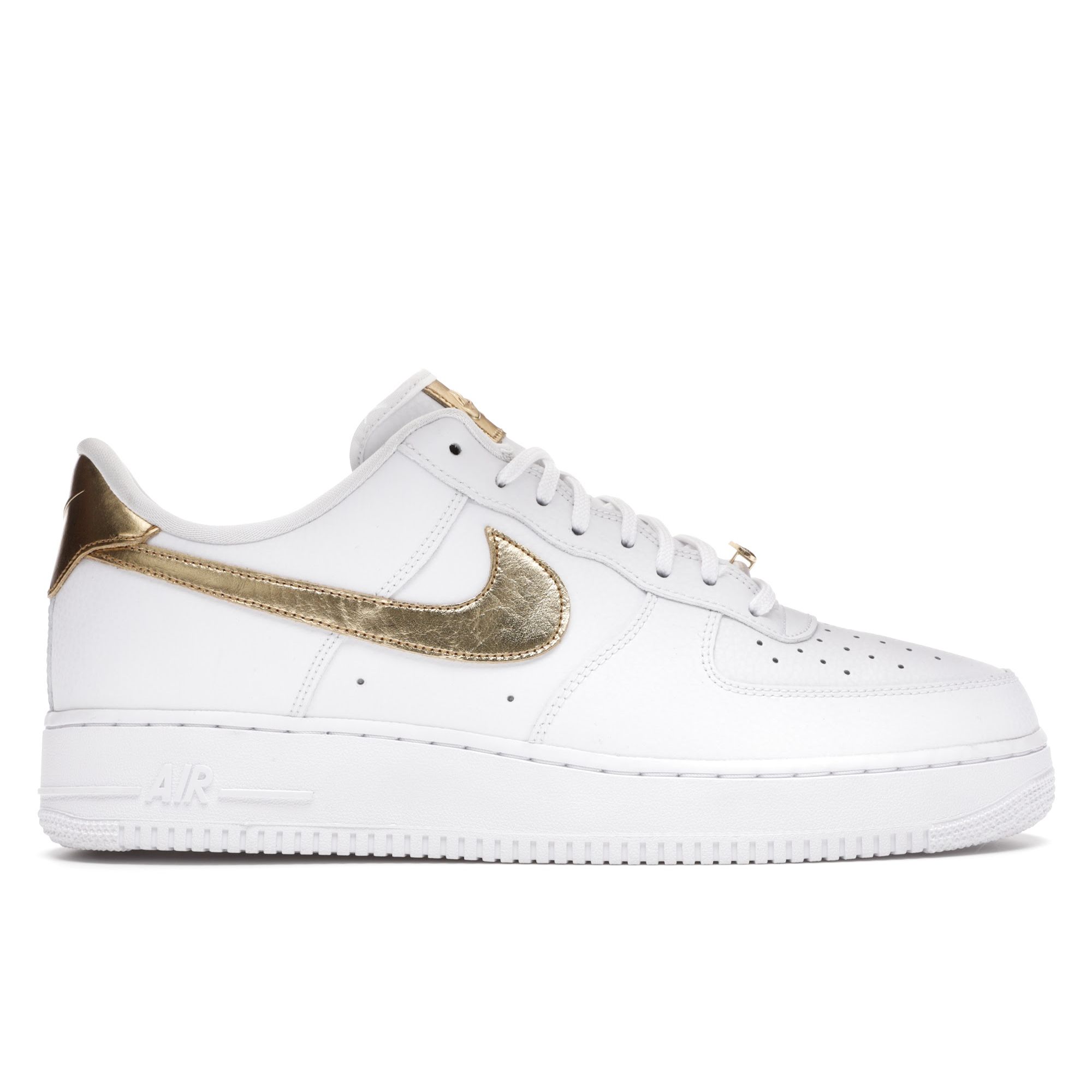 

Мужские кроссовки Nike Air Force 1 07 LV8 Gold Foil Swoosh белый металлик-золото DC2181-100