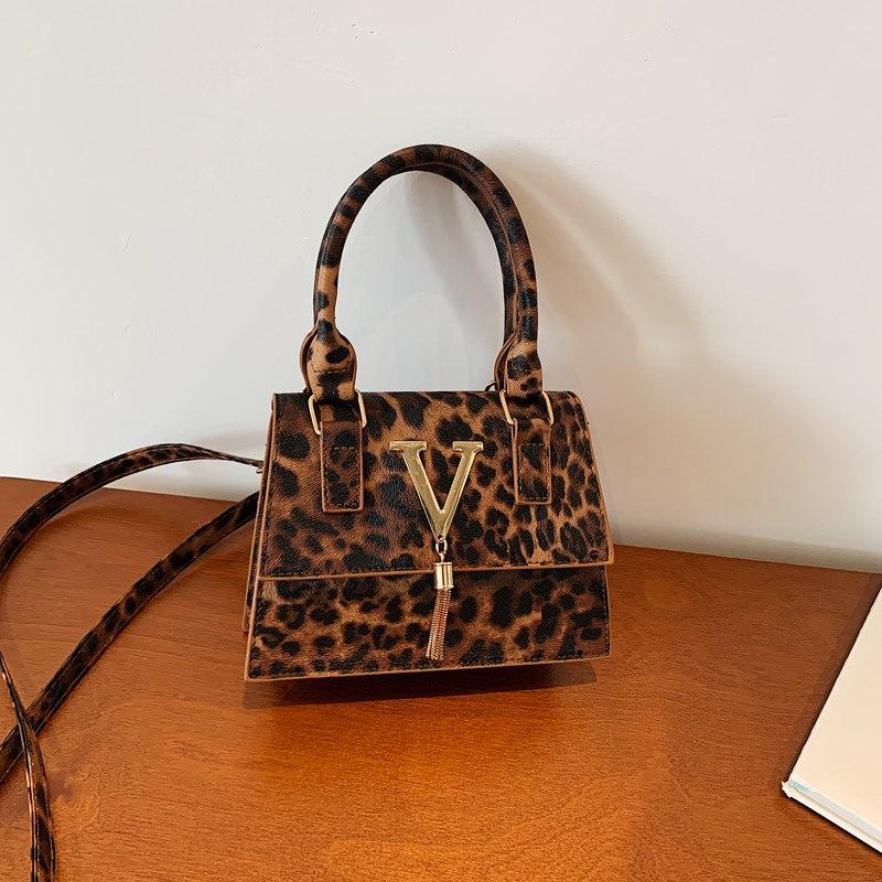 

Retro leopard print bag, new fashion handbag, fashionable casual small square bag, women s messenger bag. коричневый