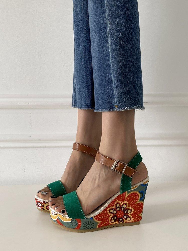 

Женские босоножки на высоком каблуке, новинка 2024 года, импортные, большого размера, с вышивкой, пряжкой в виде одного слова, с открытым носком, на толстой подошве, женские босоножки 35 зелёный