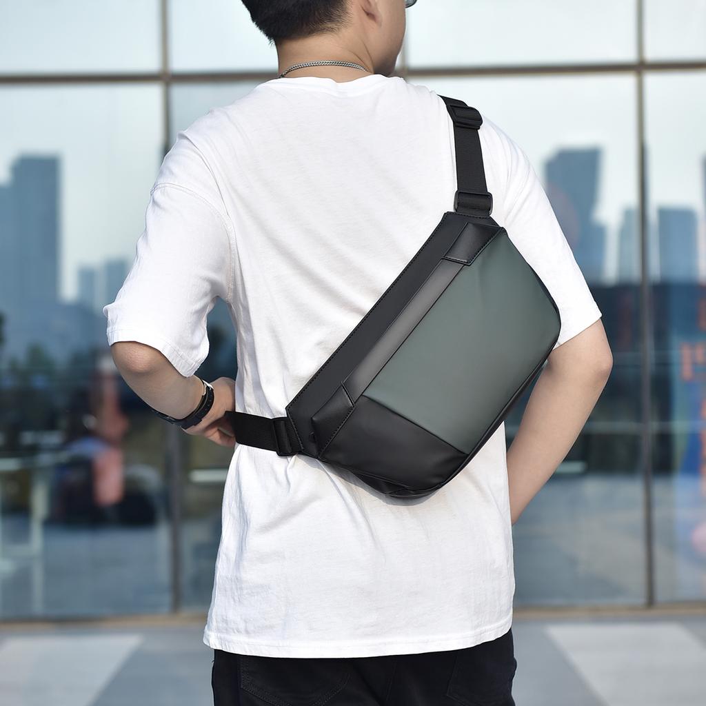 Crossbody Bag Men's Waterproof Chest Bag Fashionable Shoulder Bag