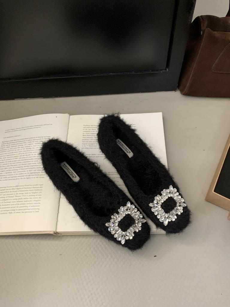 2025 Autumn and Winter New French Gentle Flat-bottomed Fluffy Women's Shoes Fairy Wind One Pedal Velvet Warm Ladyshoes Versatile