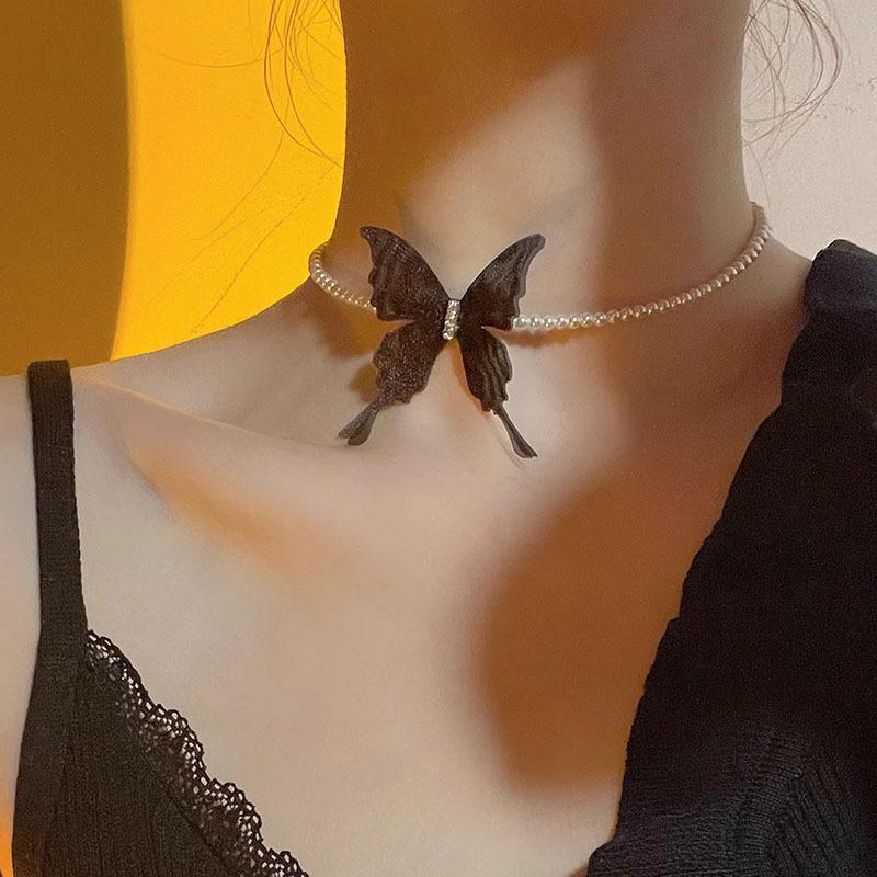 Butterfly Pearl Necklace, Short and Unique Collarbone Chain Collar, Simple and Elegant Necklace