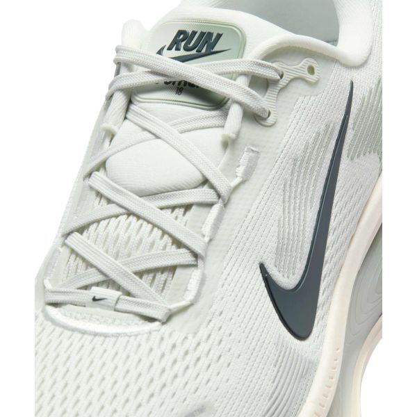 Nike Vomero 18 Spruce Aura Men Sneakers White Jade-Horizon Light-Silver HM6803-020