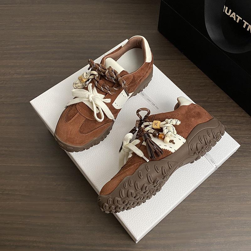 

Inner heightening retro Maillard color matching board shoes women s new crescent suede casual sports 35 темно-коричневого