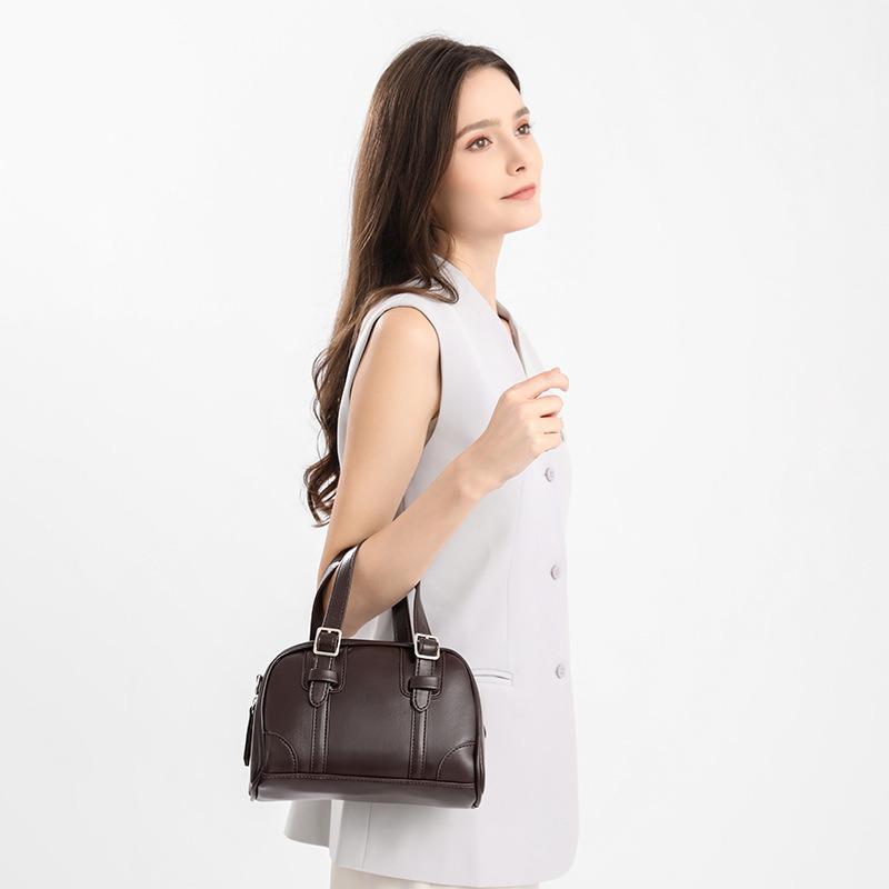 High-Quality Texture Bag for Women 2025 New Korean Retro Handbag Niche Girl Versatile Shoulder Crossbody Bag