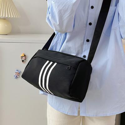 Borsa a spalla alla moda di tendenza ad alto valore, grande capacità, a righe, semplice borsa a tamburo, casual, versatile, borsa a tracolla