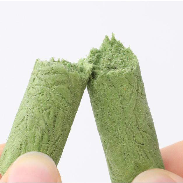 Cat Snacks with Dried Cat Grass for Hairball Control and Dental Health - 6 Sticks In Resealable Bag