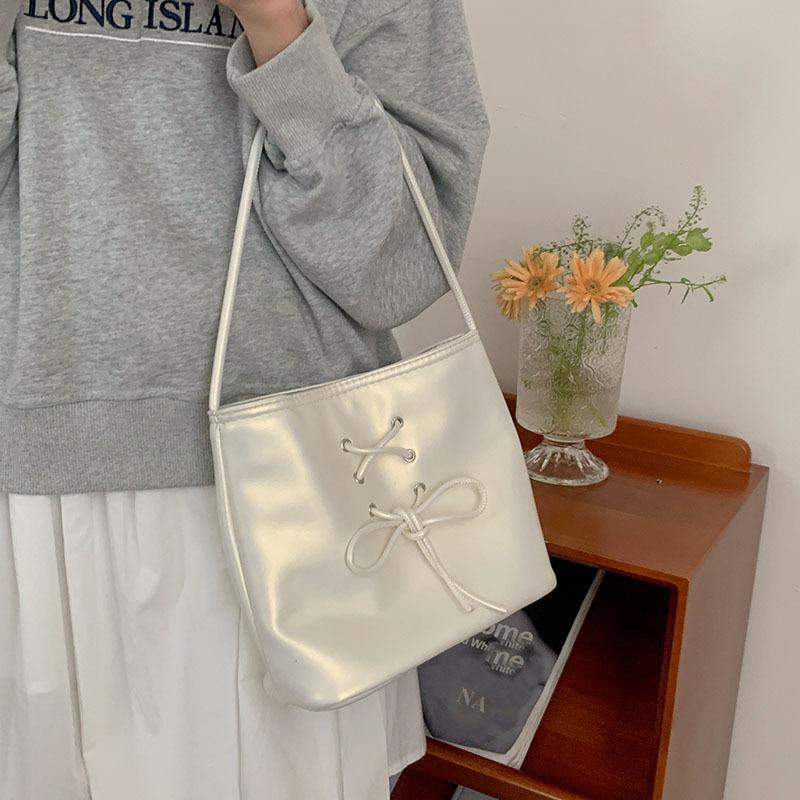 Korean Niche Portable Grandma Bag for Women New Trendy and Fashionable Sweet Armpit Bag One-shoulder Bucket Bag