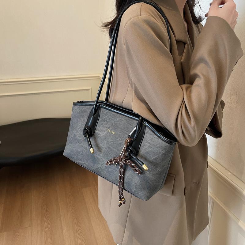 

Premium texture small bag women s bag 2025 new large-capacity versatile shoulder underarm bag retro commuter bag 32*9*18