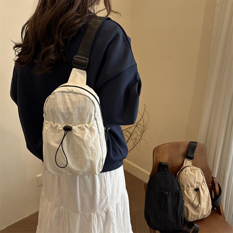 Casual, Lightweight and Fresh Mobile Phone Summer Simple Sports Drawstring Large Capacity Crossbody Shoulder Small Square Bag