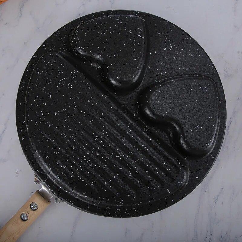 Three-hole Love Frying Pan Food Grade Coated Mini Omelet Pan Non-stick Wear Resistant Handle Cooking Utensils Accessories
