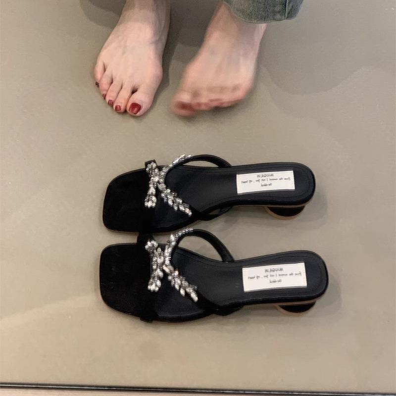 2025 summer French temperament socialite rhinestone open-toed word with thick heels high heels gentle fairy cool slippers